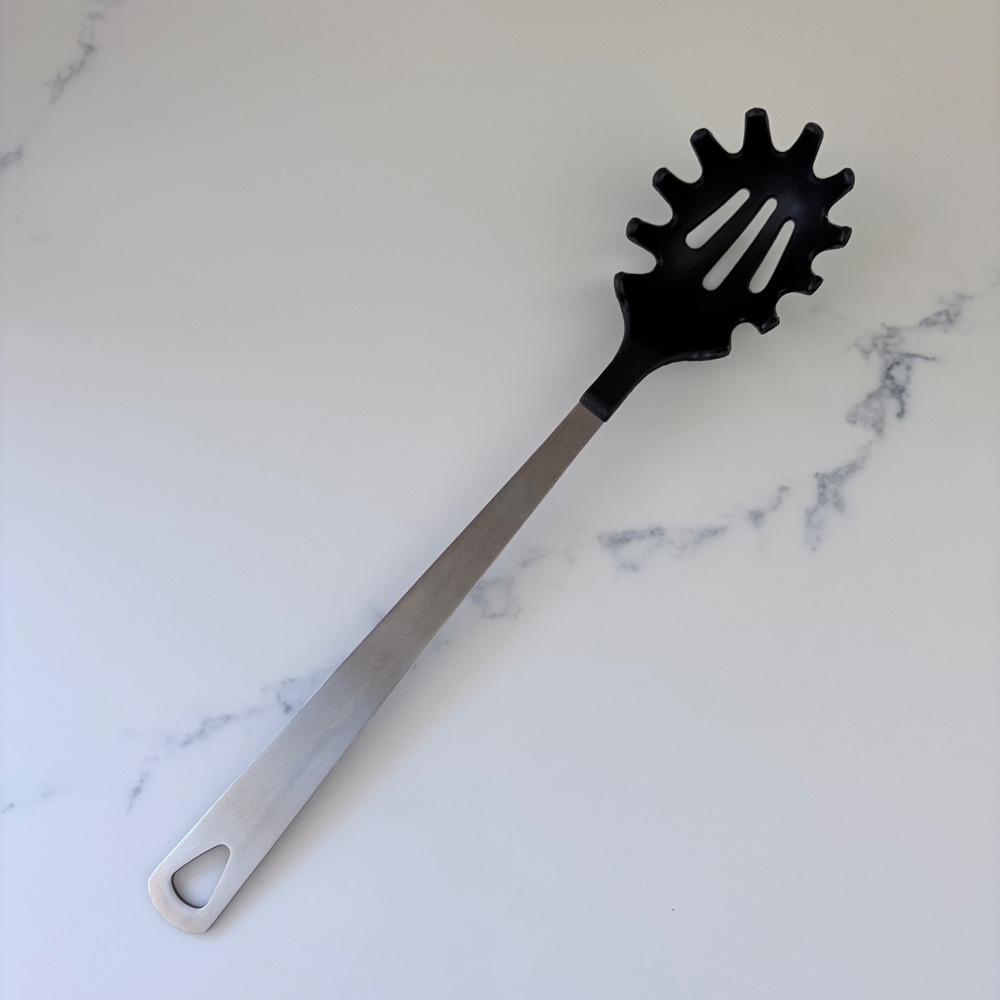 Oneida Pasta Server Spaghetti Fork 18/8 Stainless Steel Handle Black Nylon Head